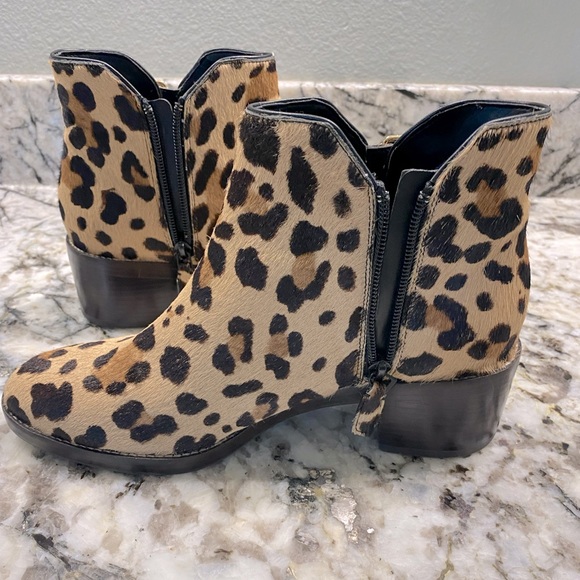 LAST CHANCE Cole Haan Harrington Leopard Print Real Fur Ankle Booties 8 - Picture 2 of 8